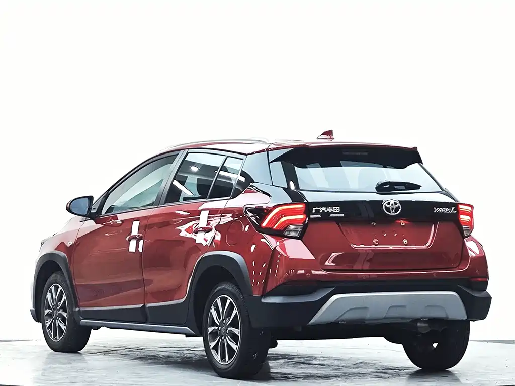 Toyota Yaris L — фото 17