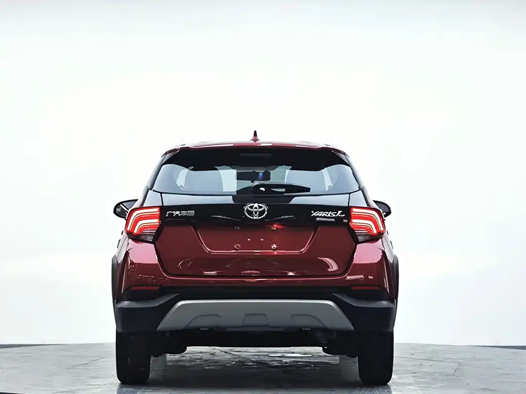 Toyota Yaris L — фото 18