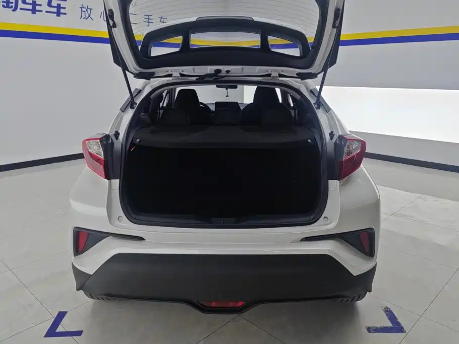 Toyota C-HR — фото 4