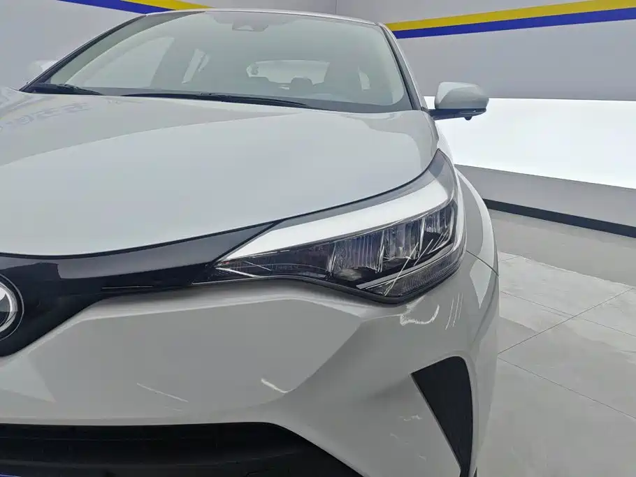 Toyota C-HR — фото 5