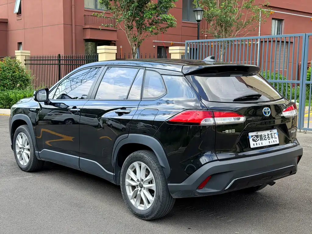 Toyota Corolla Cross — фото 7