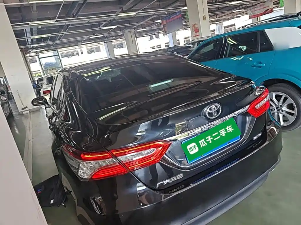 Toyota Camry — фото 5