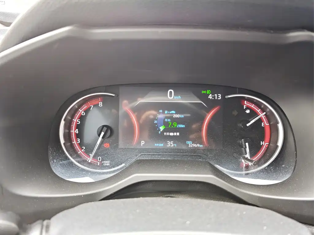 Toyota RAV4 — фото 17
