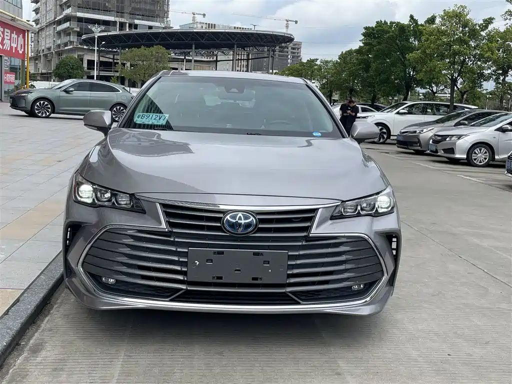 Toyota Avalon — фото 2