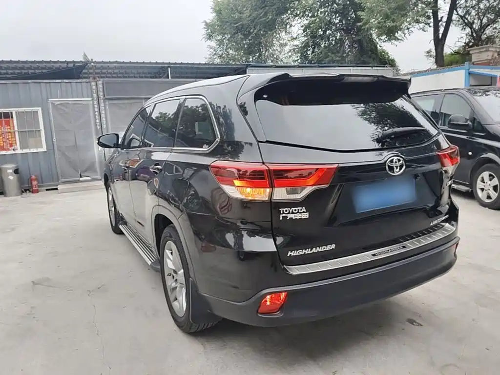 Toyota Highlander — фото 5