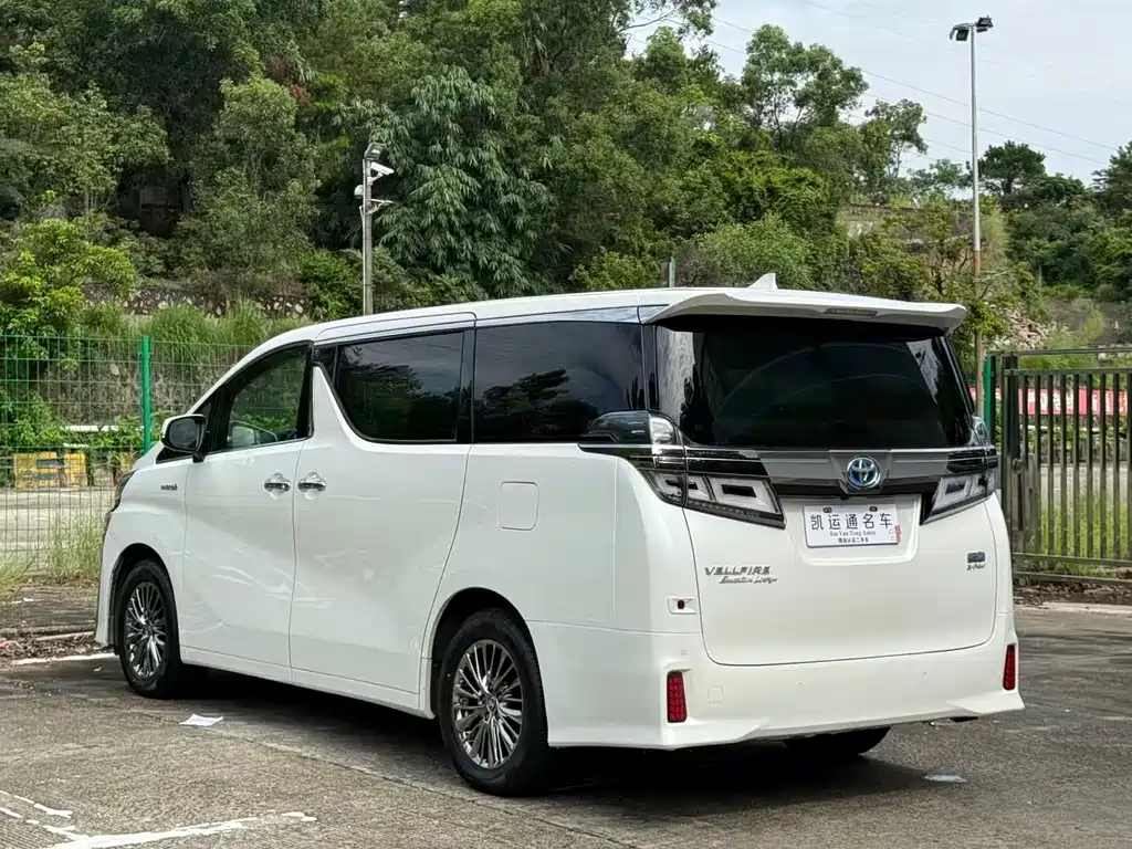 Toyota Vellfire — фото 11