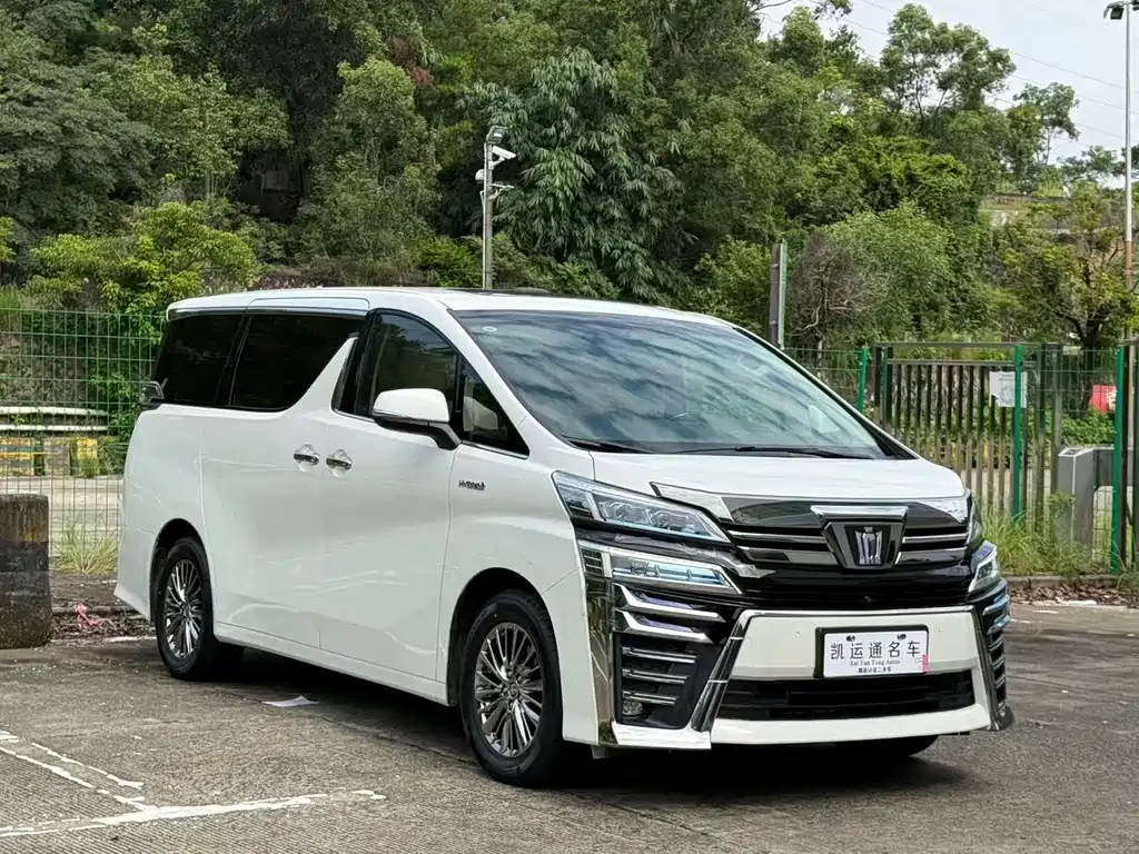 Toyota Vellfire — фото 3