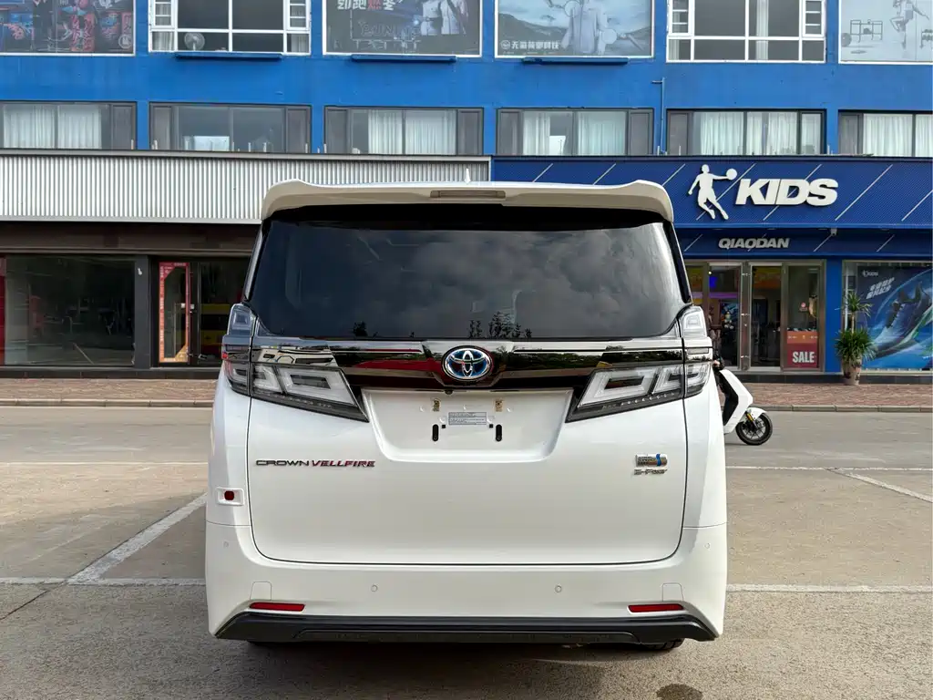 Toyota Vellfire — фото 13