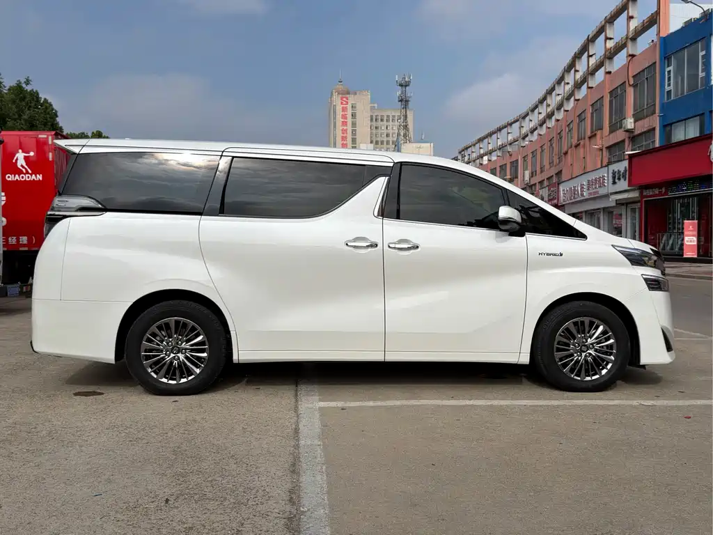 Toyota Vellfire — фото 15