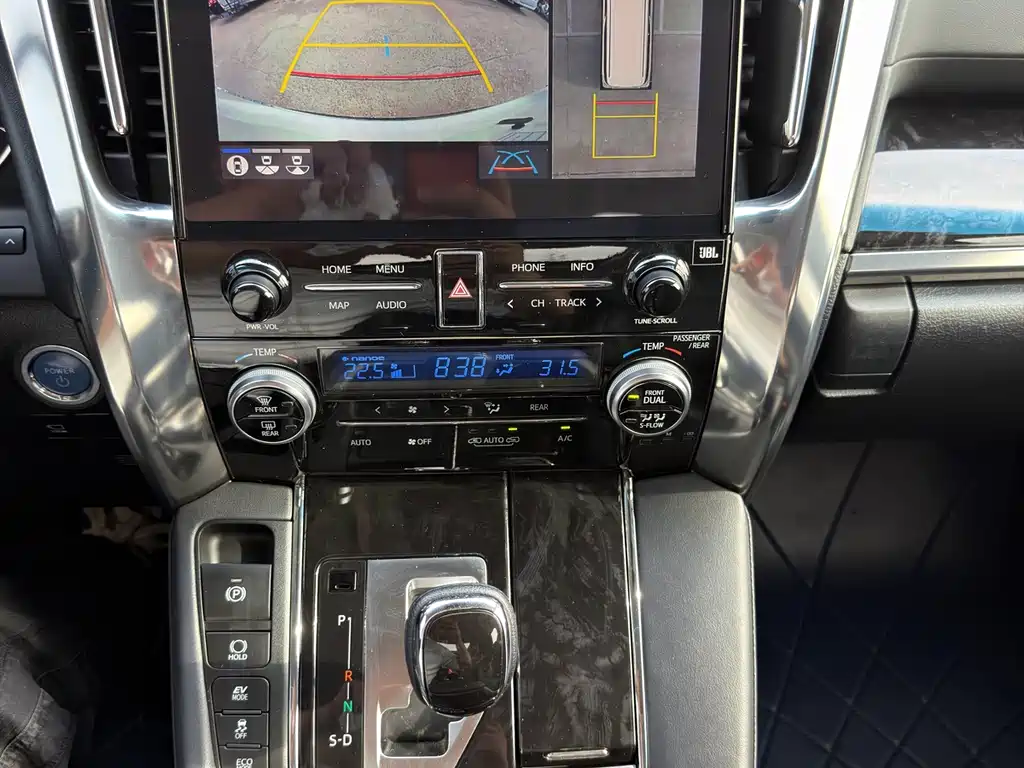 Toyota Vellfire — фото 6