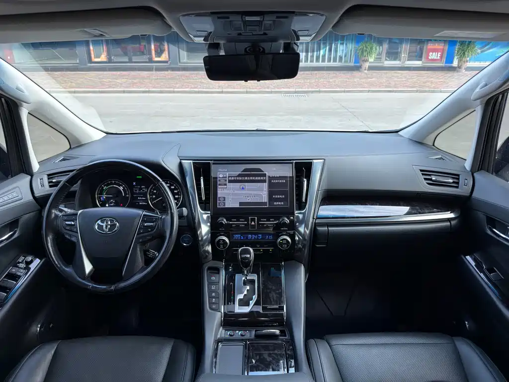 Toyota Vellfire — фото 8