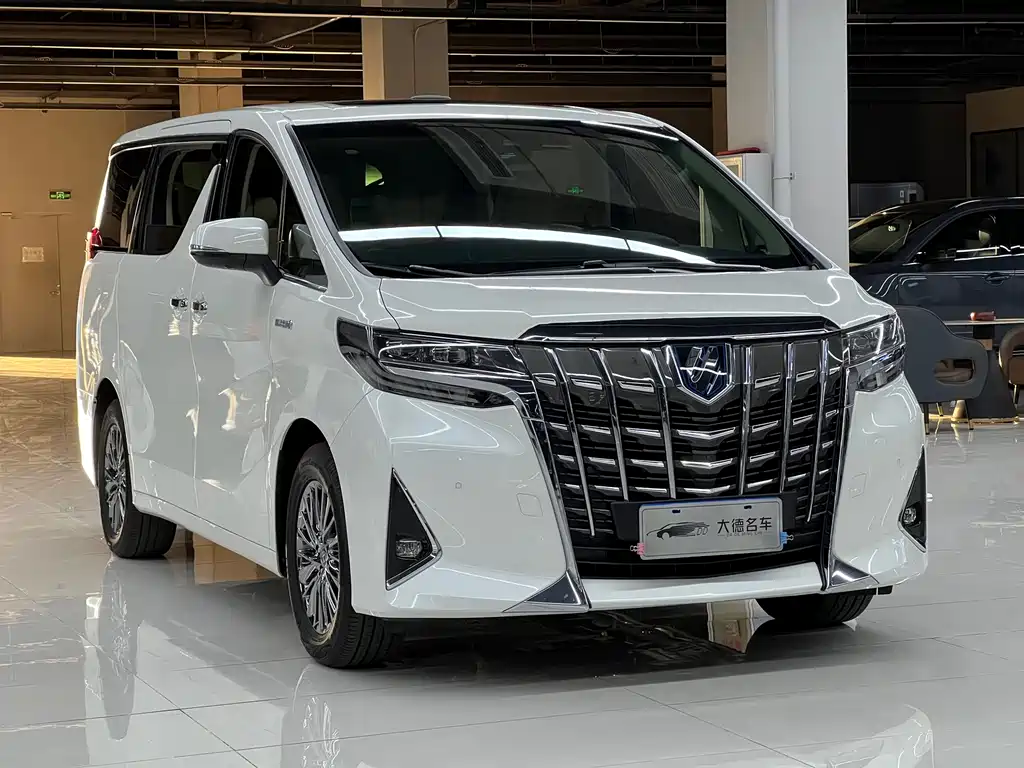 Toyota Alphard — фото 3