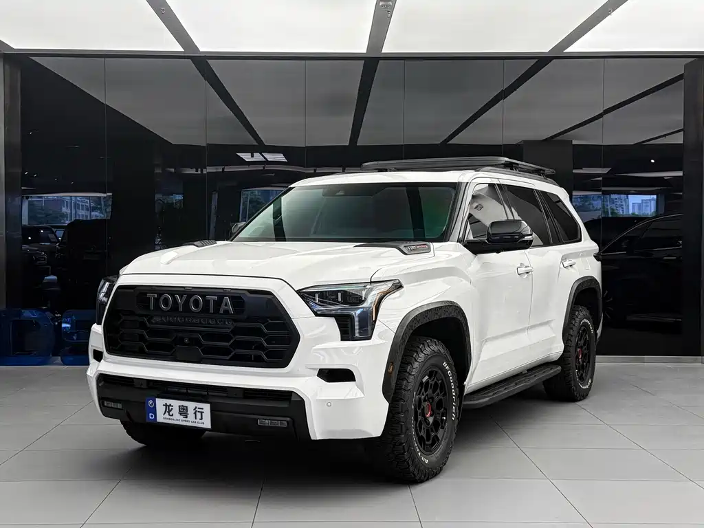 Toyota Sequoia — фото 2