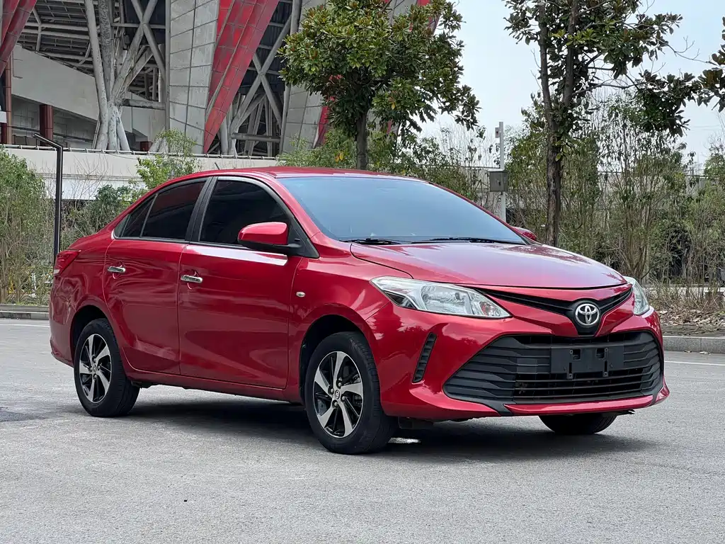 Toyota Vios — фото 2