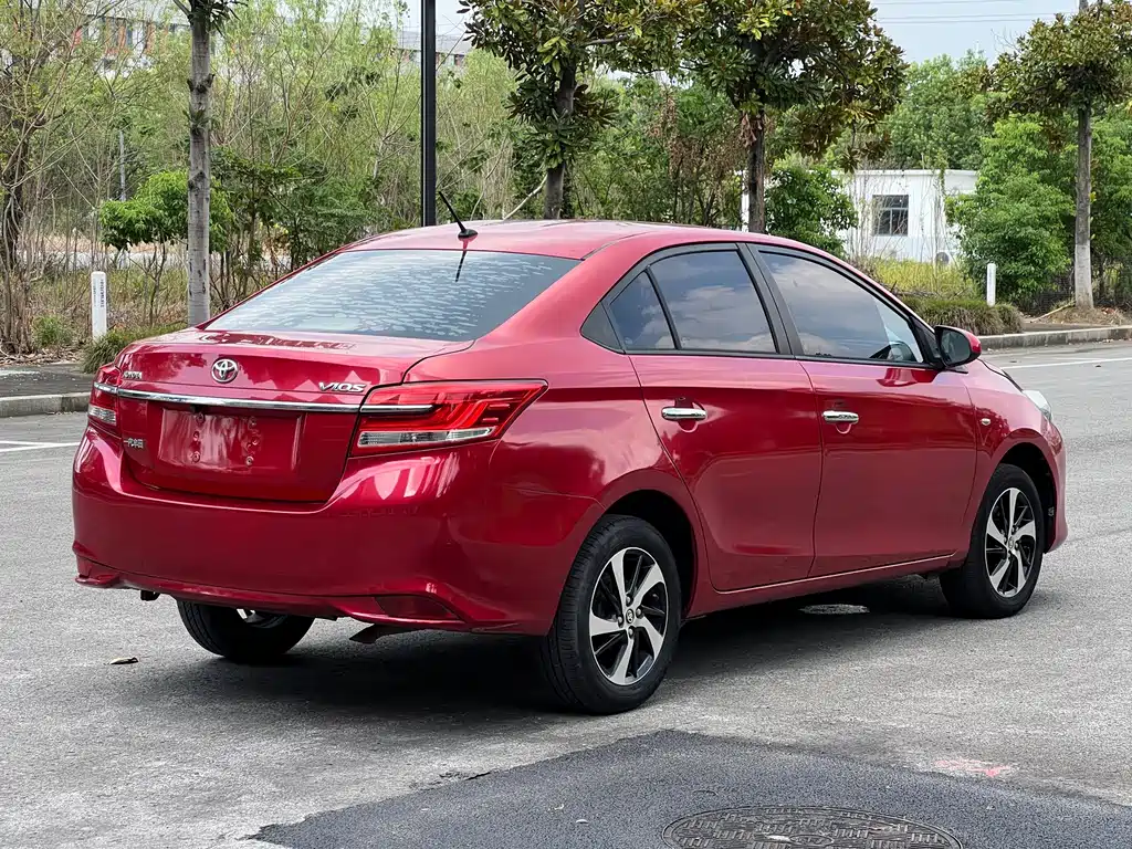 Toyota Vios — фото 3