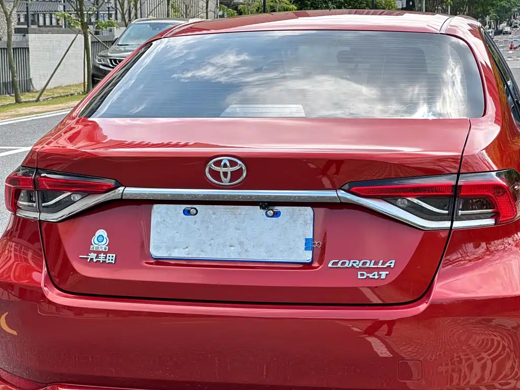 Toyota Corolla — фото 13