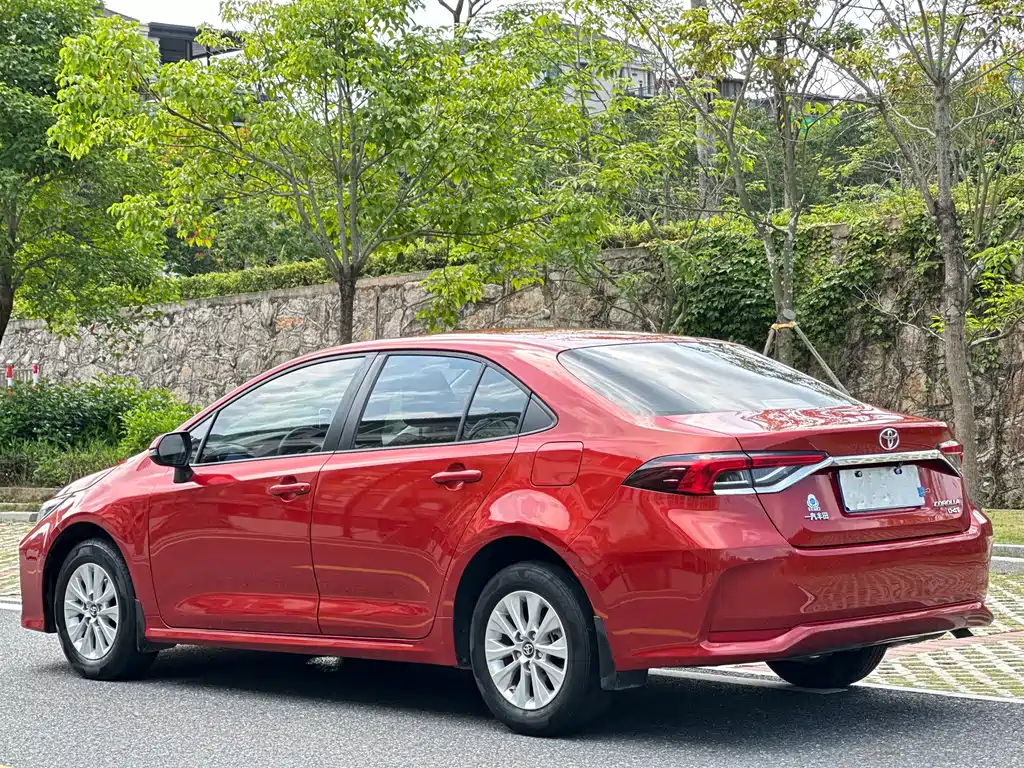 Toyota Corolla — фото 16