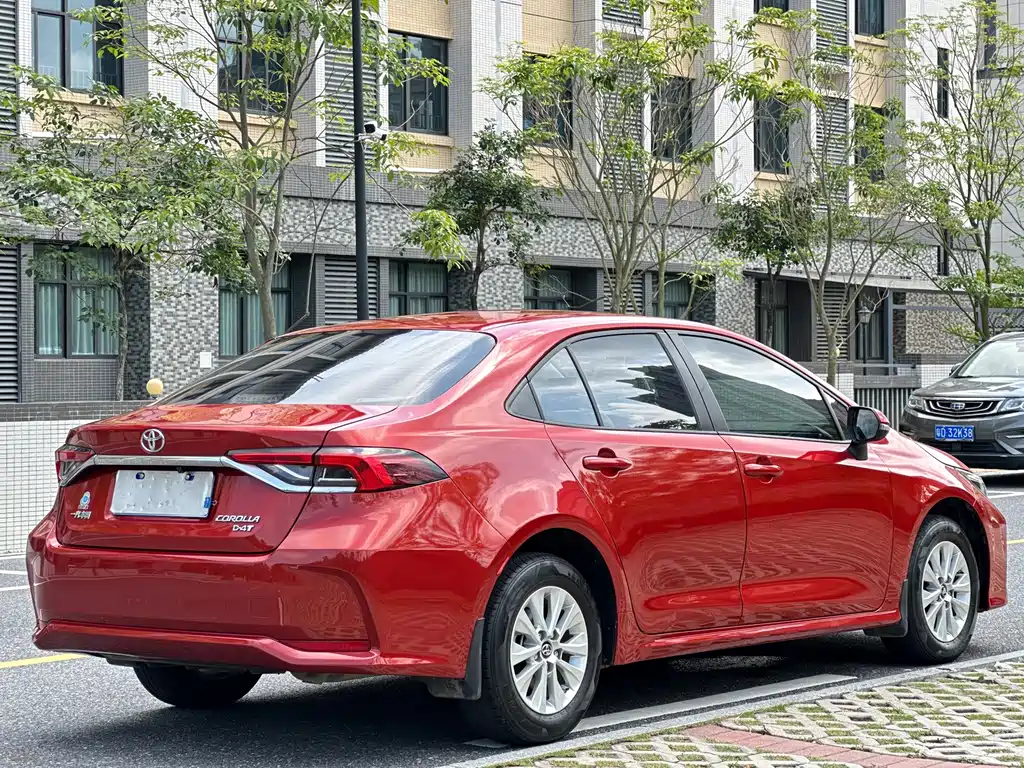 Toyota Corolla — фото 18