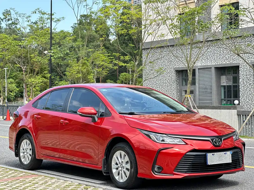 Toyota Corolla — фото 3