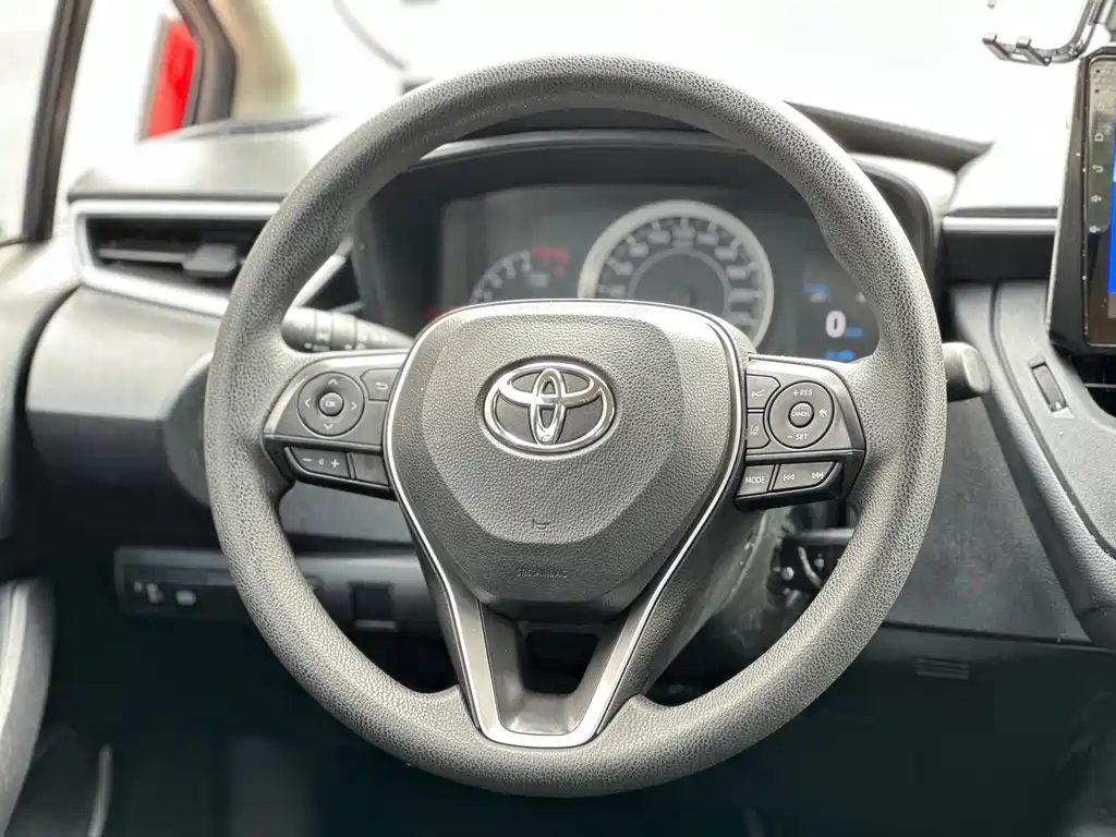 Toyota Corolla — фото 10