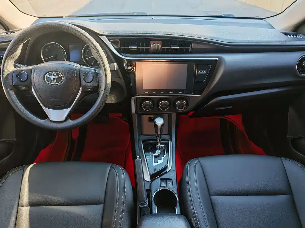 Toyota Corolla — фото 5