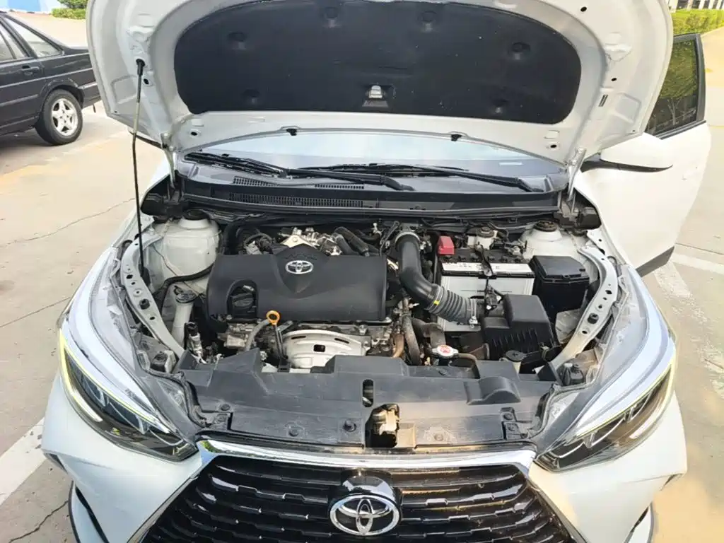 Toyota Yaris L — фото 20