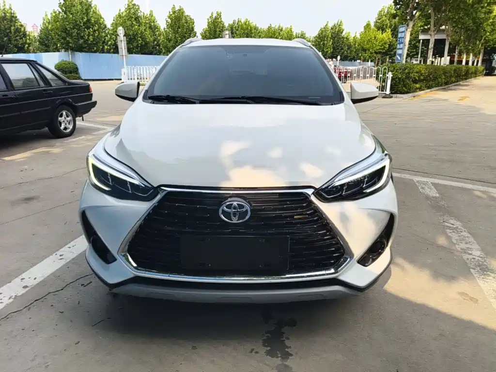 Toyota Yaris L — фото 3