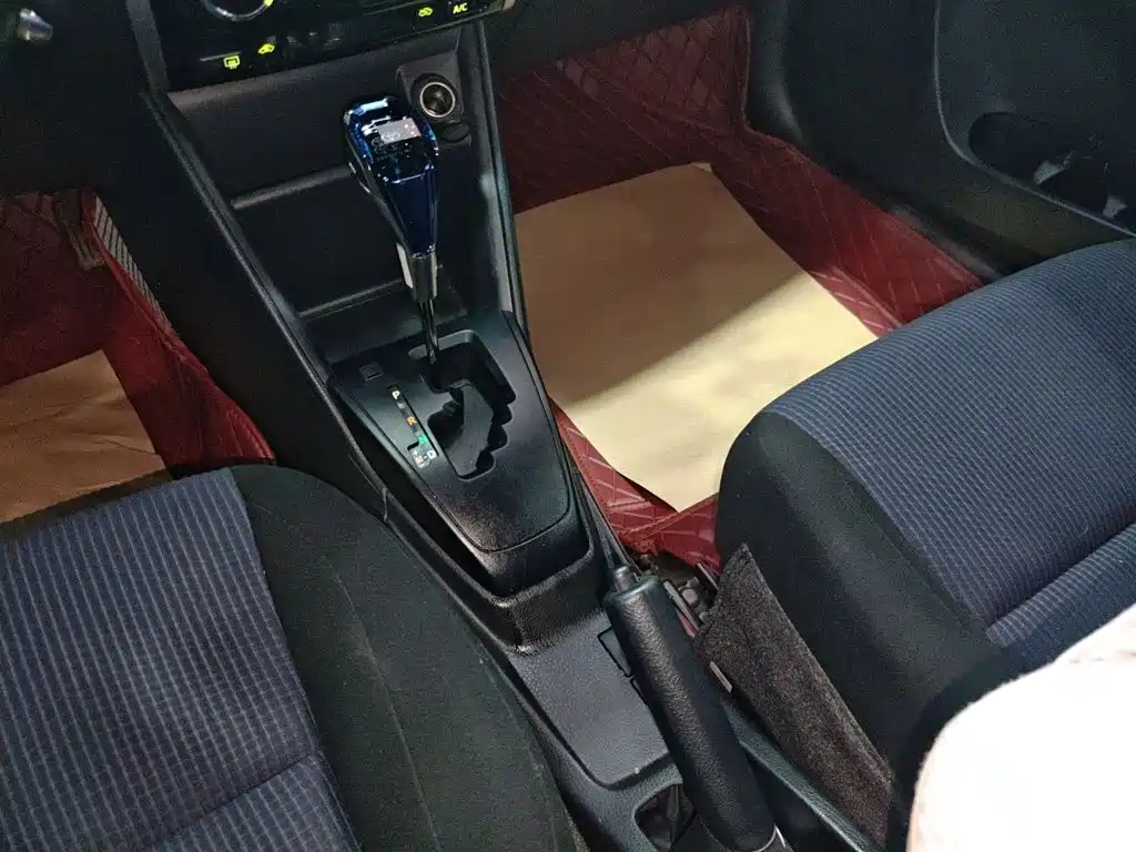 Toyota Yaris L — фото 14