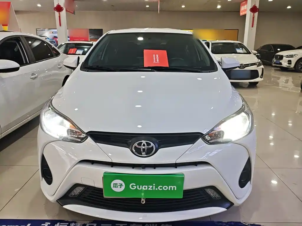 Toyota Yaris L — фото 3