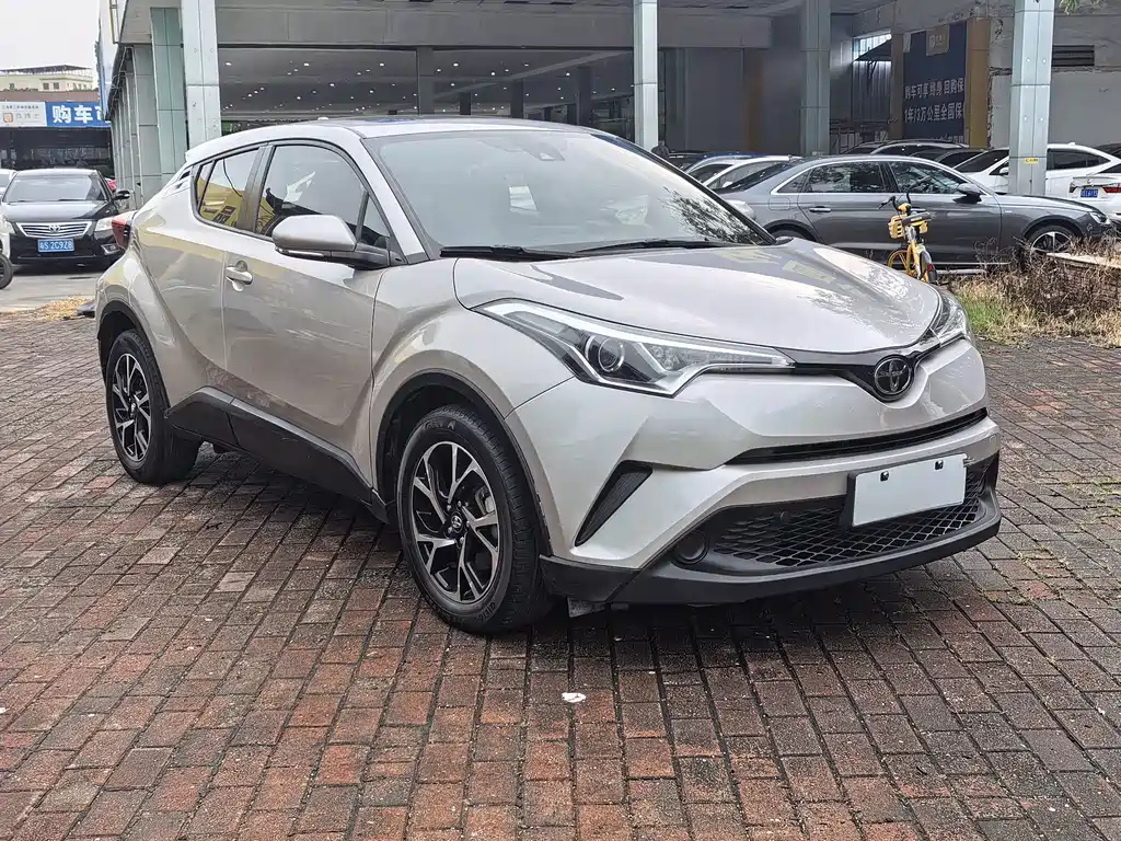 Toyota C-HR — фото 3