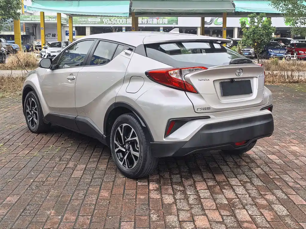 Toyota C-HR — фото 4