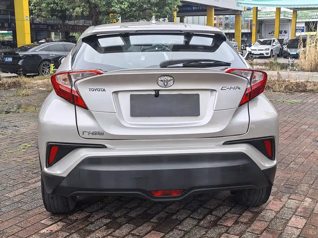 Toyota C-HR — фото 5