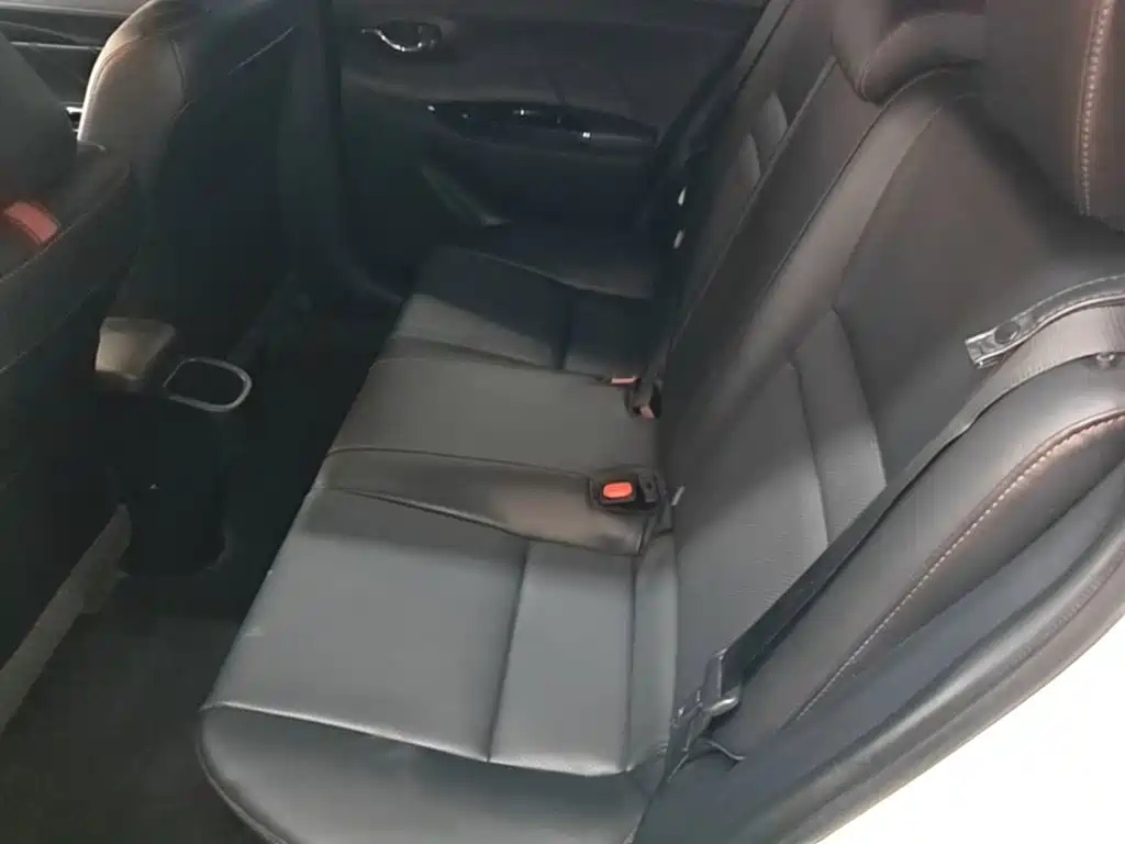 Toyota Yaris L — фото 17