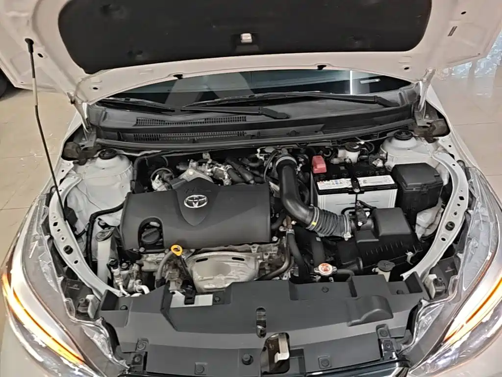 Toyota Yaris L — фото 20