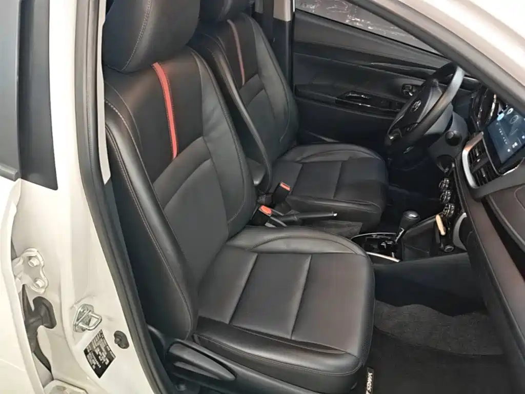 Toyota Yaris L — фото 25