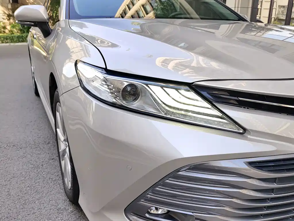 Toyota Camry — фото 13