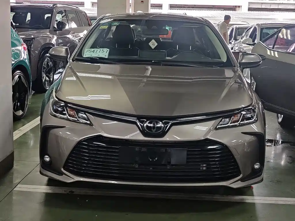 Toyota Corolla — фото 2