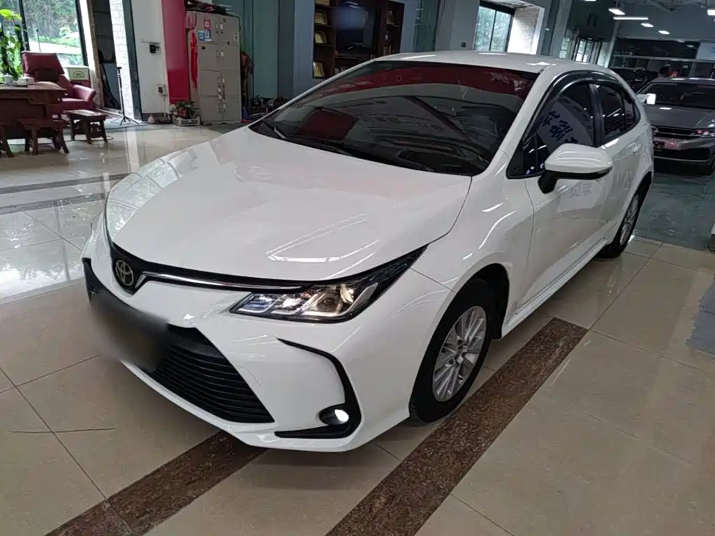 Toyota Corolla — фото 2