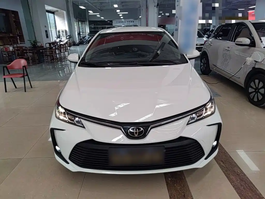Toyota Corolla — фото 3