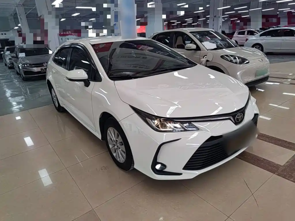 Toyota Corolla — фото 4