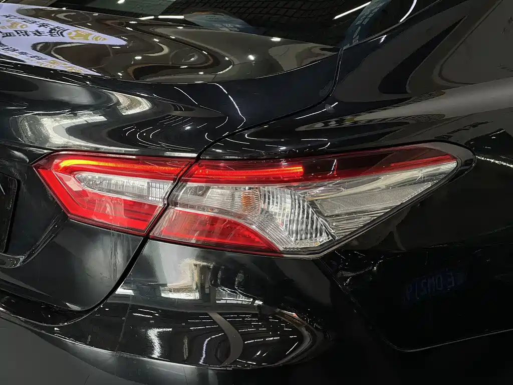 Toyota Camry — фото 22