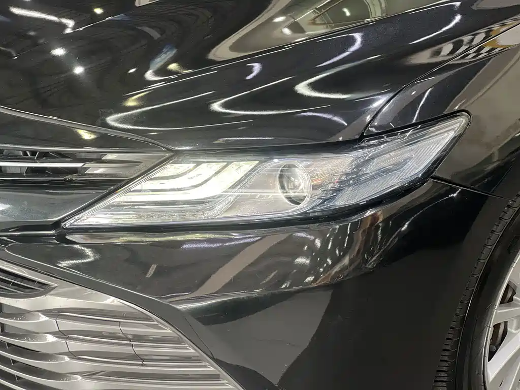 Toyota Camry — фото 6