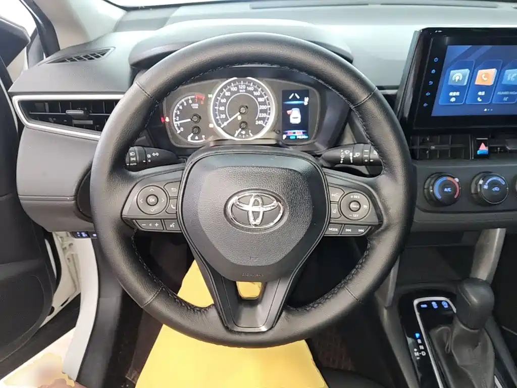 Toyota Corolla Cross — фото 11