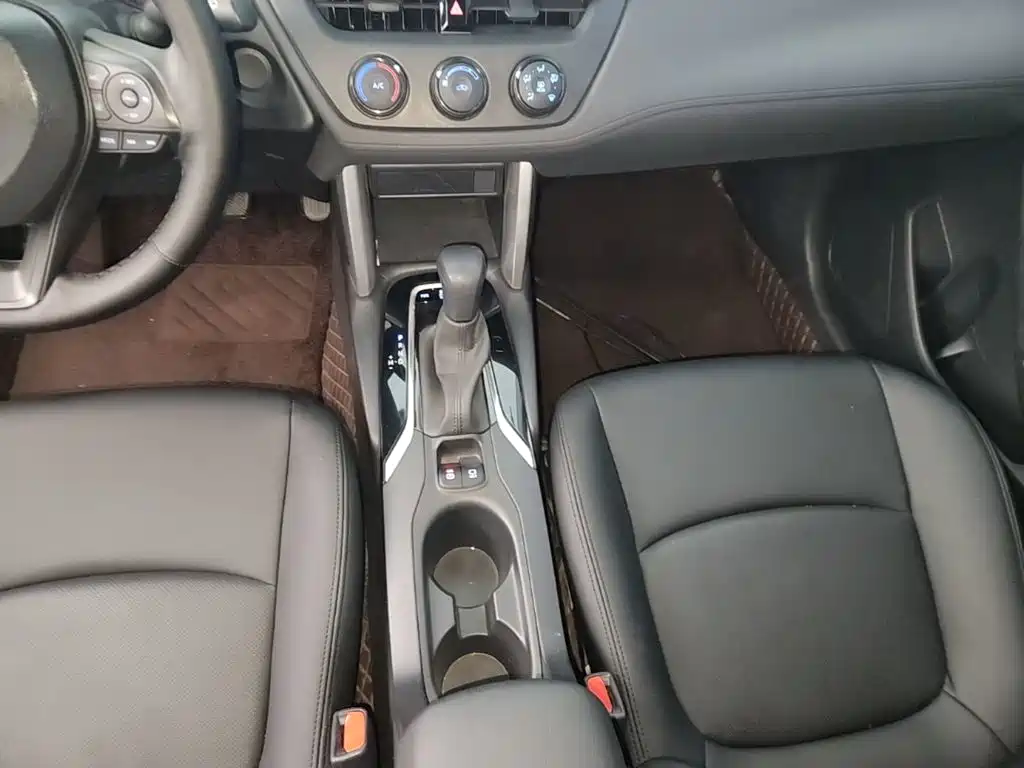 Toyota Corolla Cross — фото 14