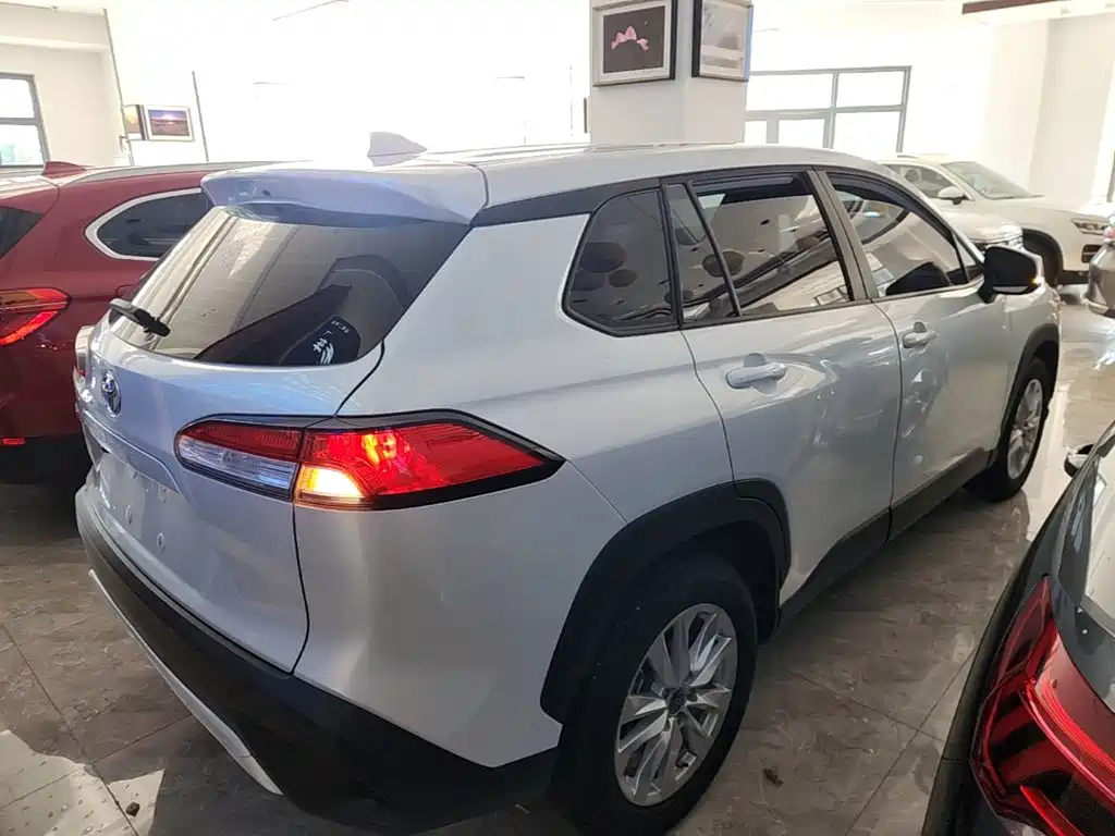 Toyota Corolla Cross — фото 7