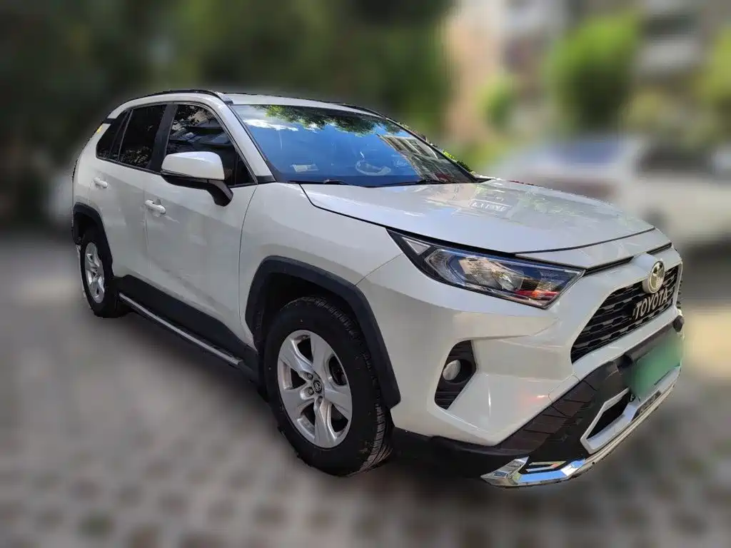 Toyota RAV4 — фото 24