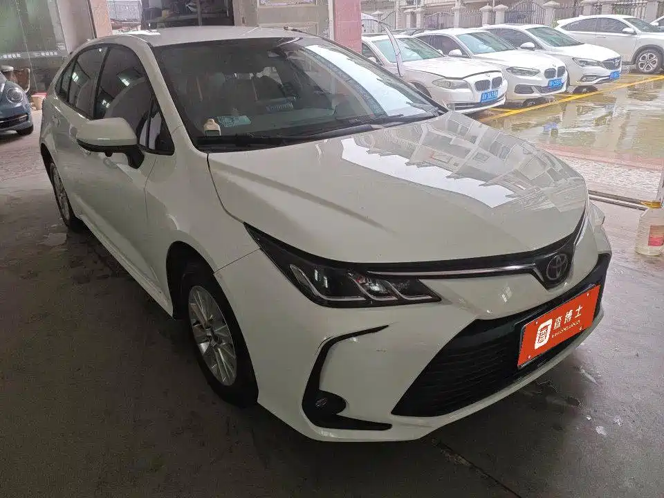 Toyota Corolla — фото 2