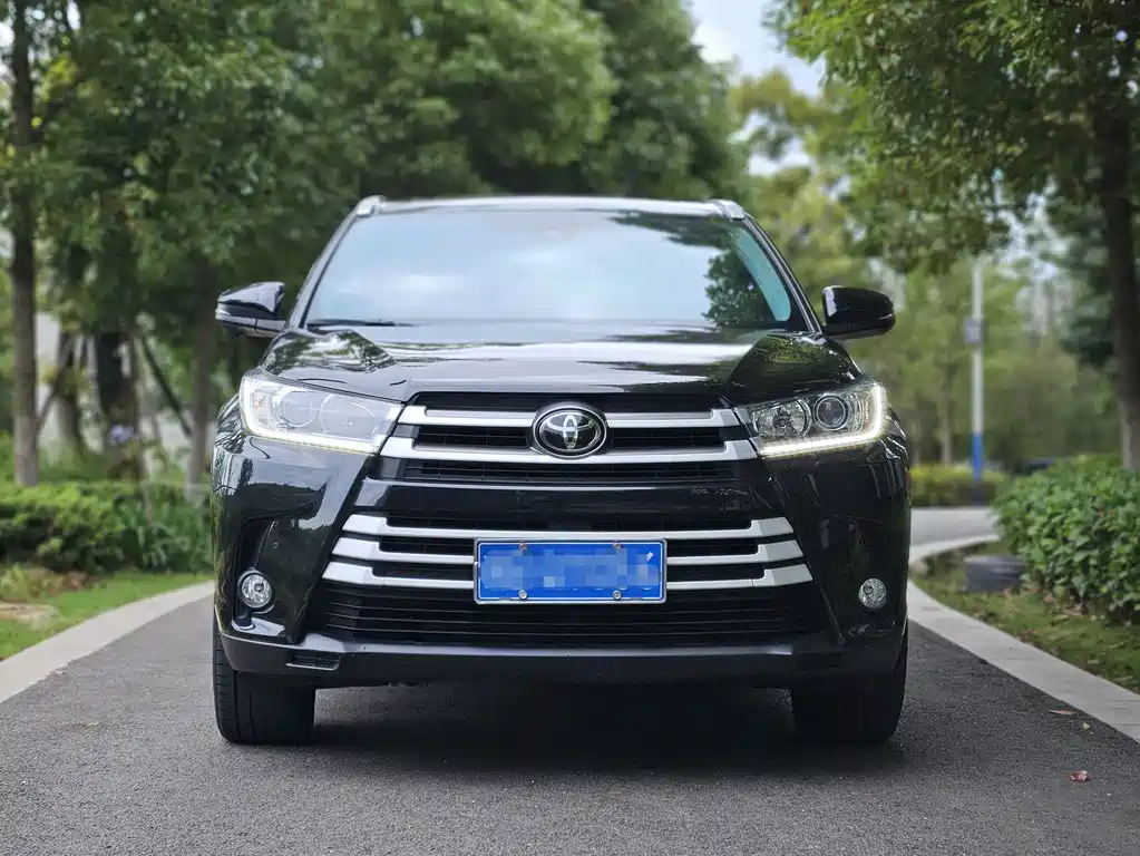 Toyota Highlander — фото 2