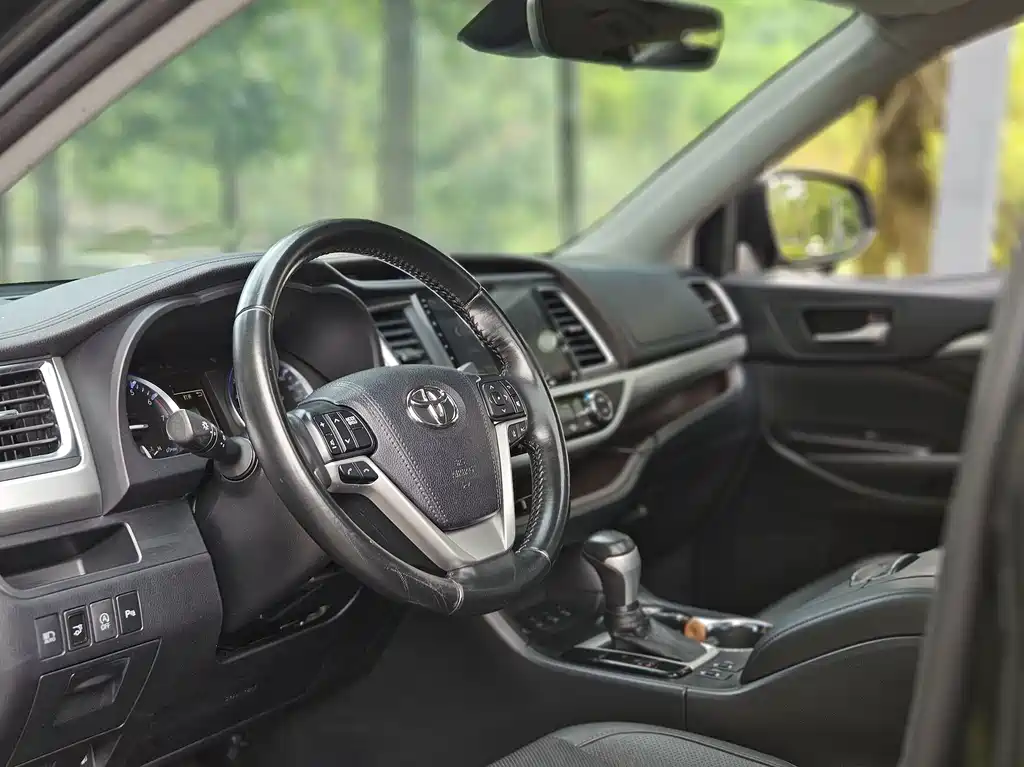 Toyota Highlander — фото 20