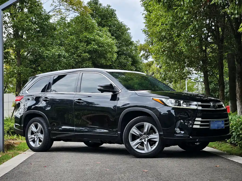 Toyota Highlander — фото 3